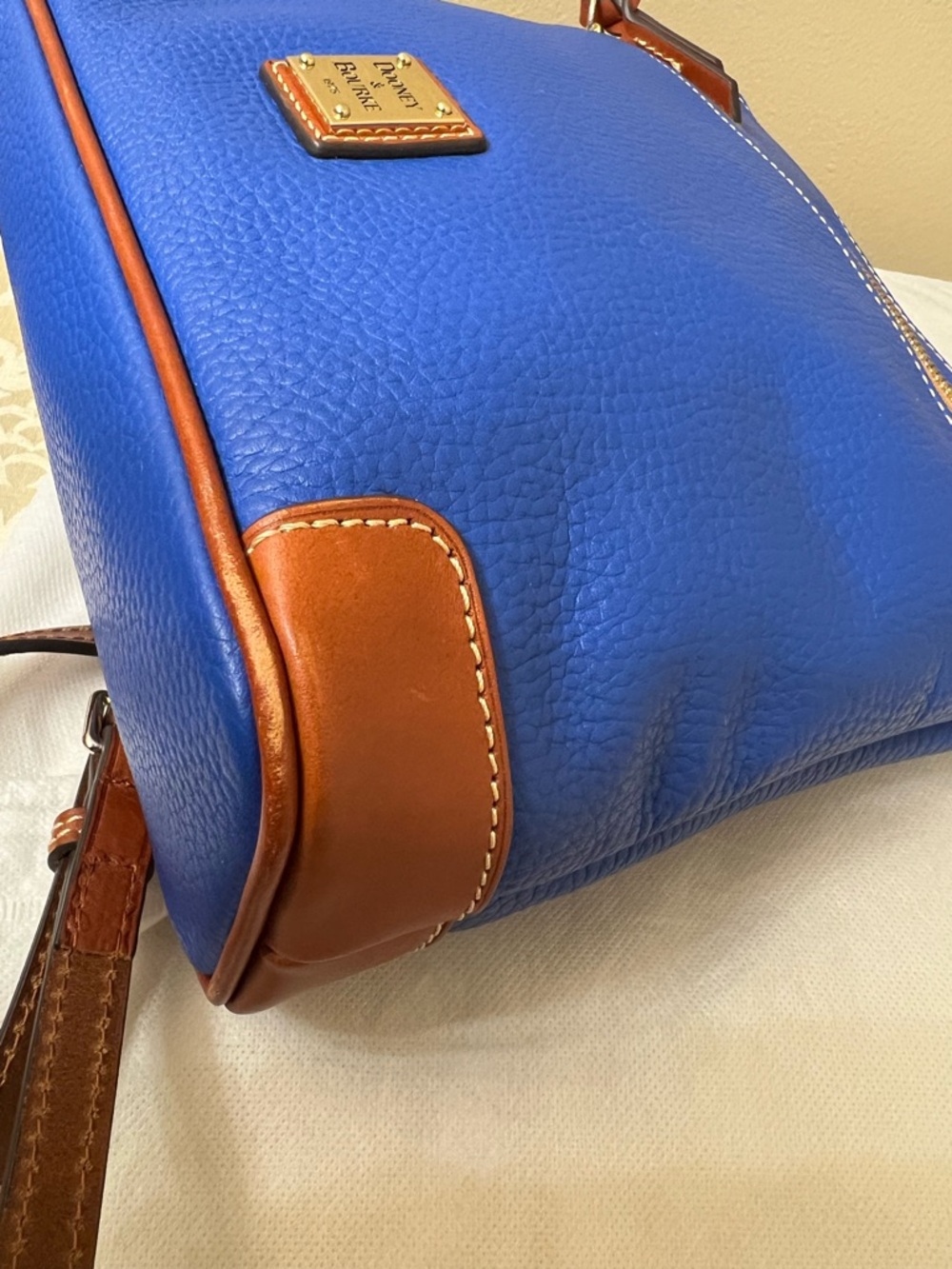 Dooney & Bourke Leather Crossbody EUC - Picture 16 of 16